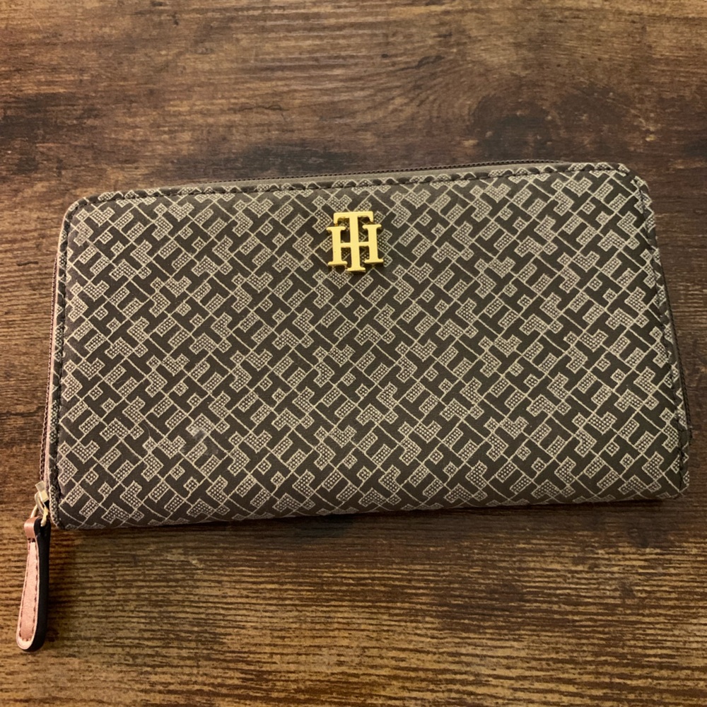 Tommy Hilfiger Women Wallet